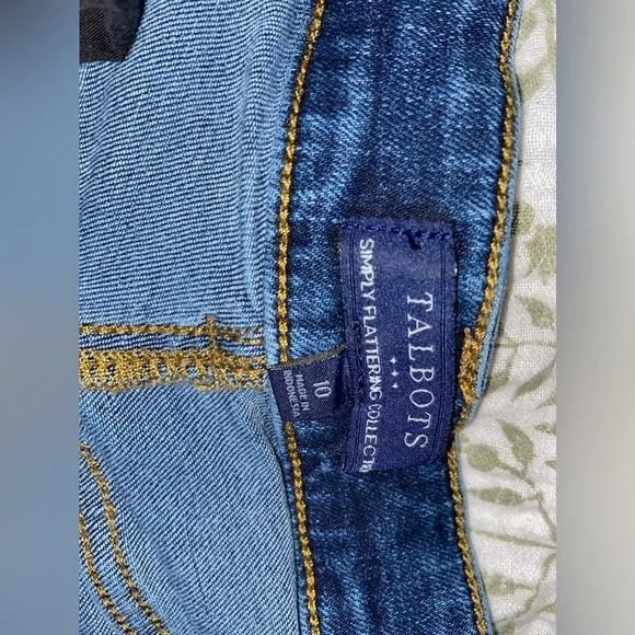 Talbots Women’s 10 Simply Flattering Boyfriend Jean - Picture 3 of 6